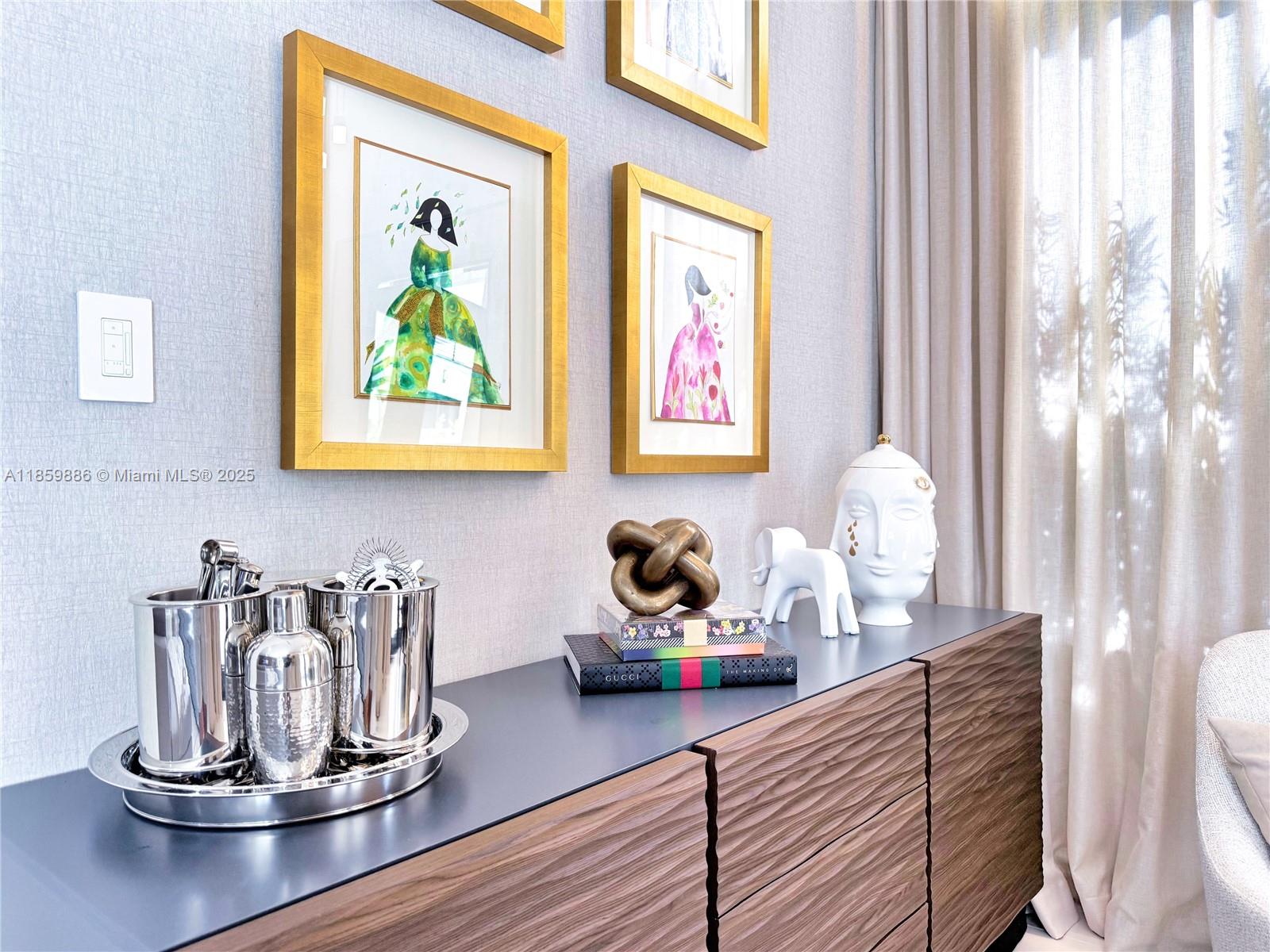 DOWNTOWN DORAL SOUTH PHAS - Residential