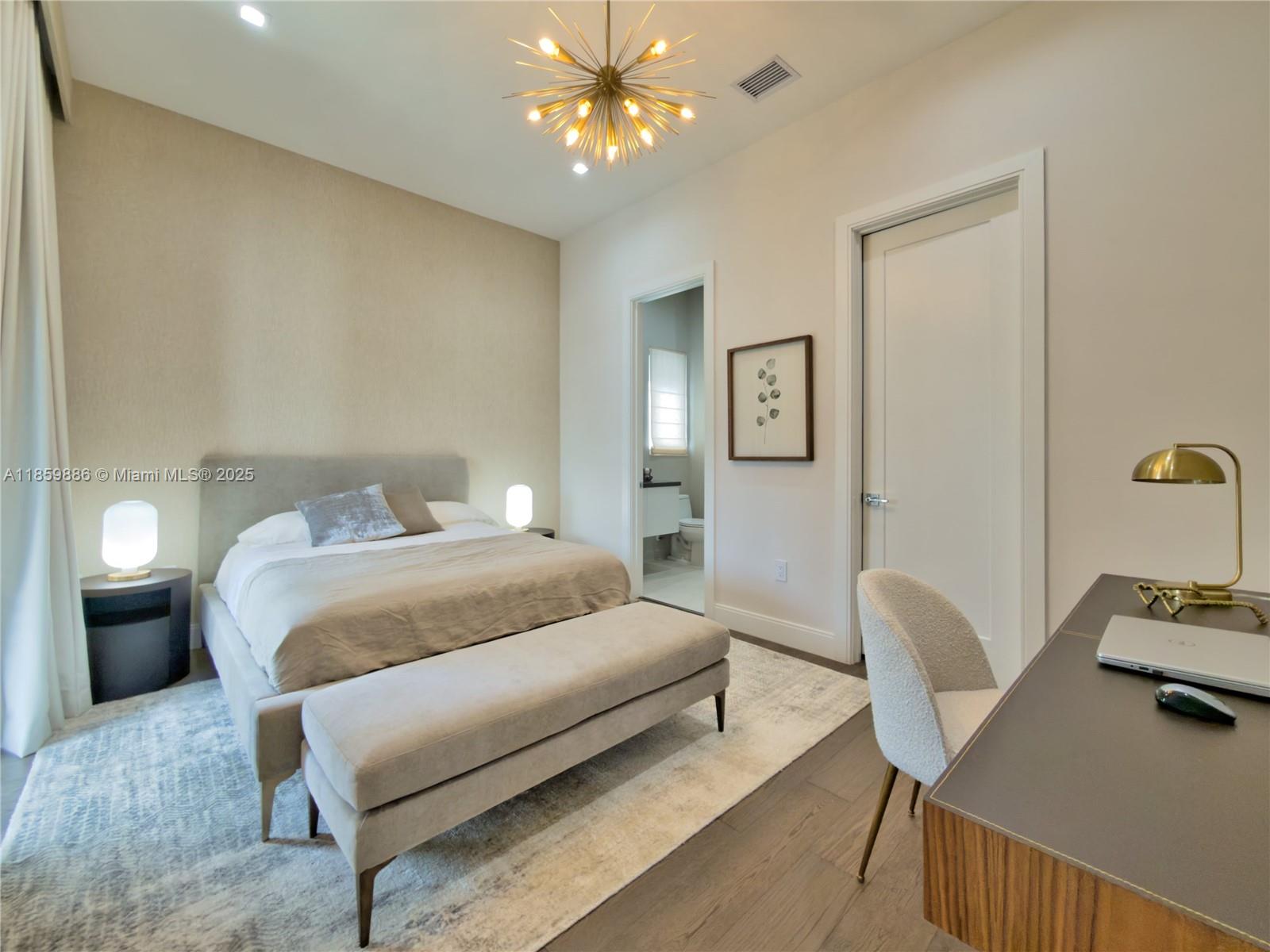 DOWNTOWN DORAL SOUTH PHAS - Residential