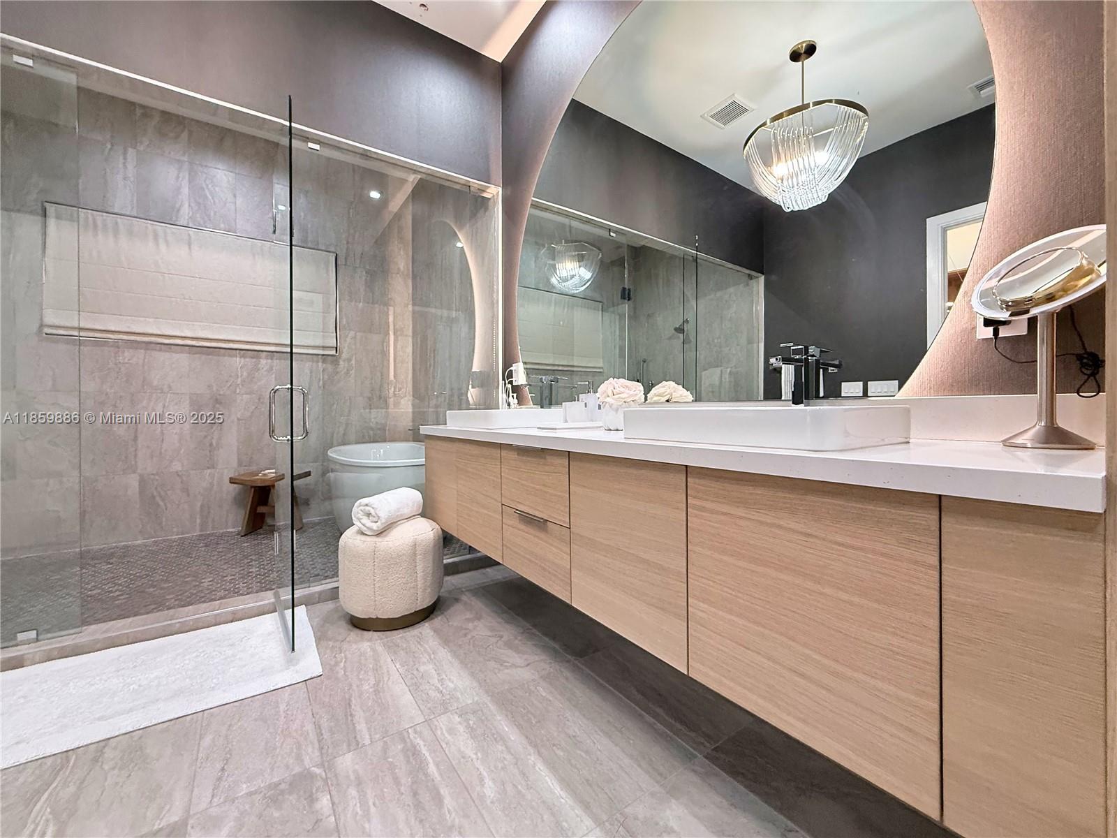 DOWNTOWN DORAL SOUTH PHAS - Residential