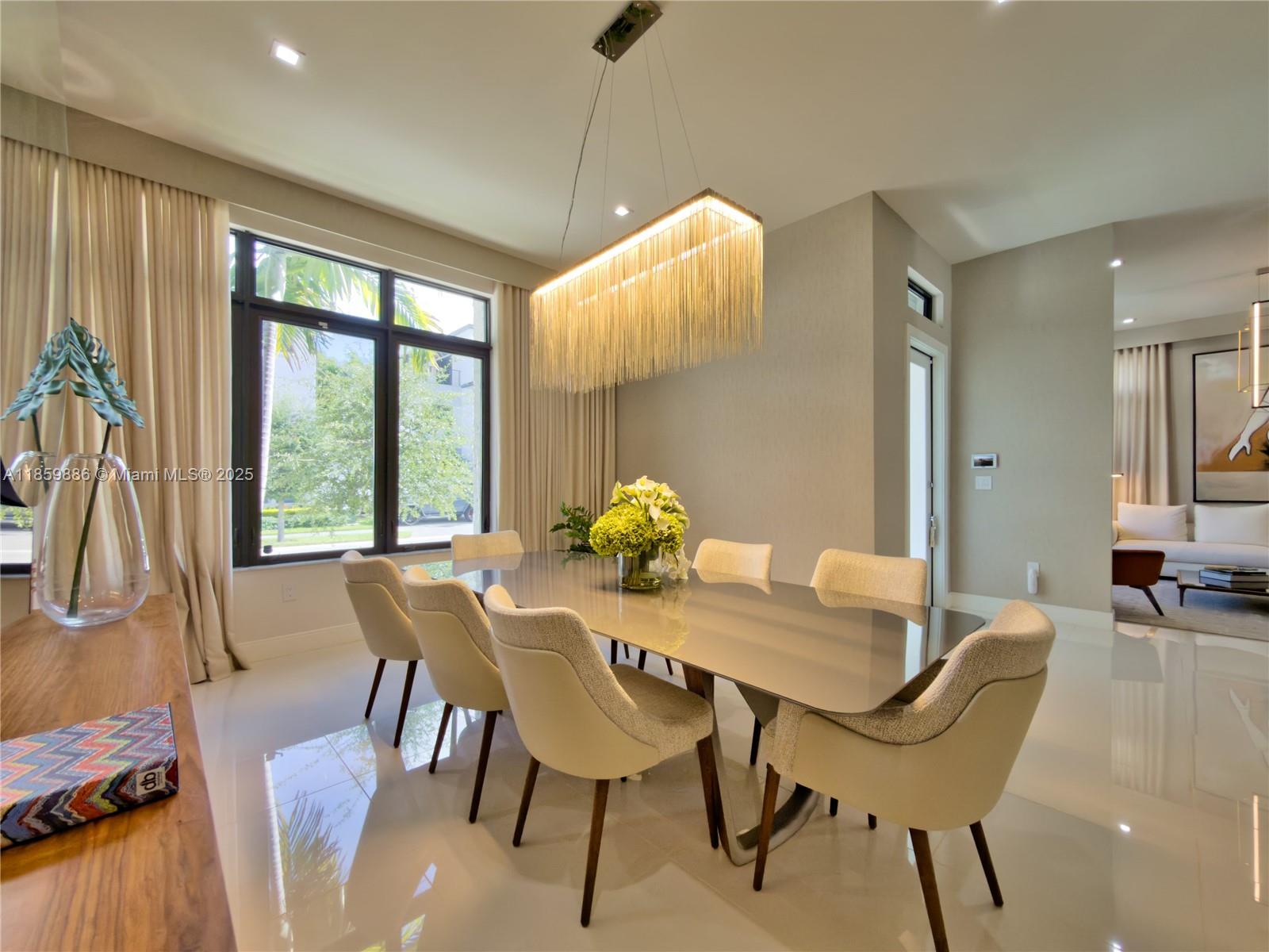 DOWNTOWN DORAL SOUTH PHAS - Residential