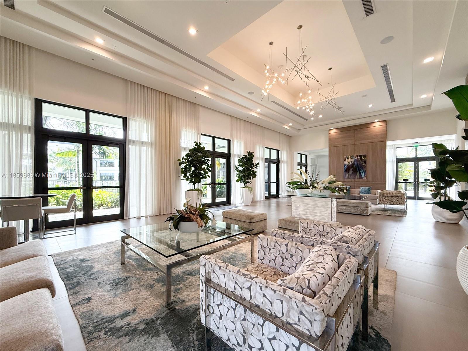 DOWNTOWN DORAL SOUTH PHAS - Residential