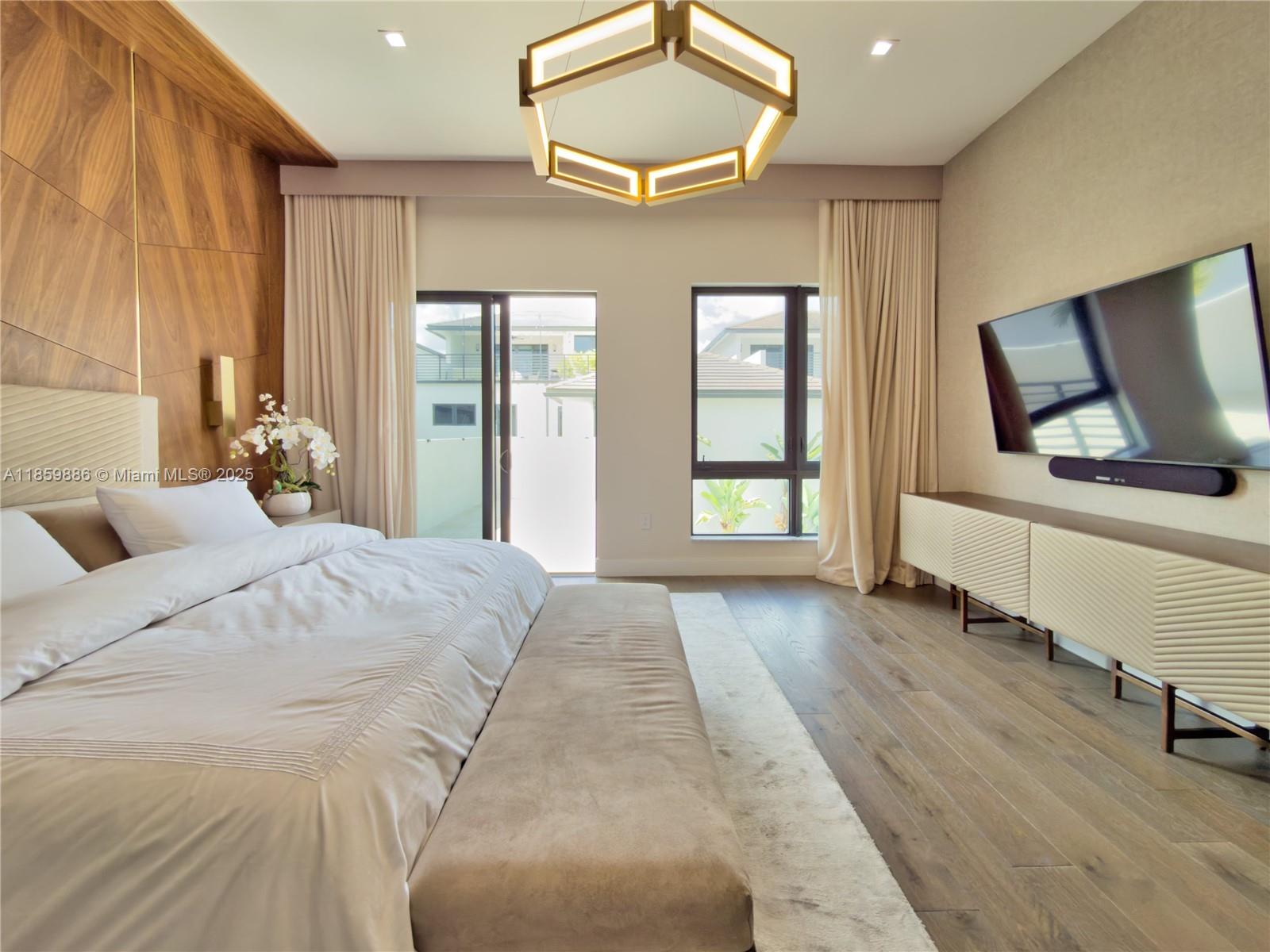 DOWNTOWN DORAL SOUTH PHAS - Residential