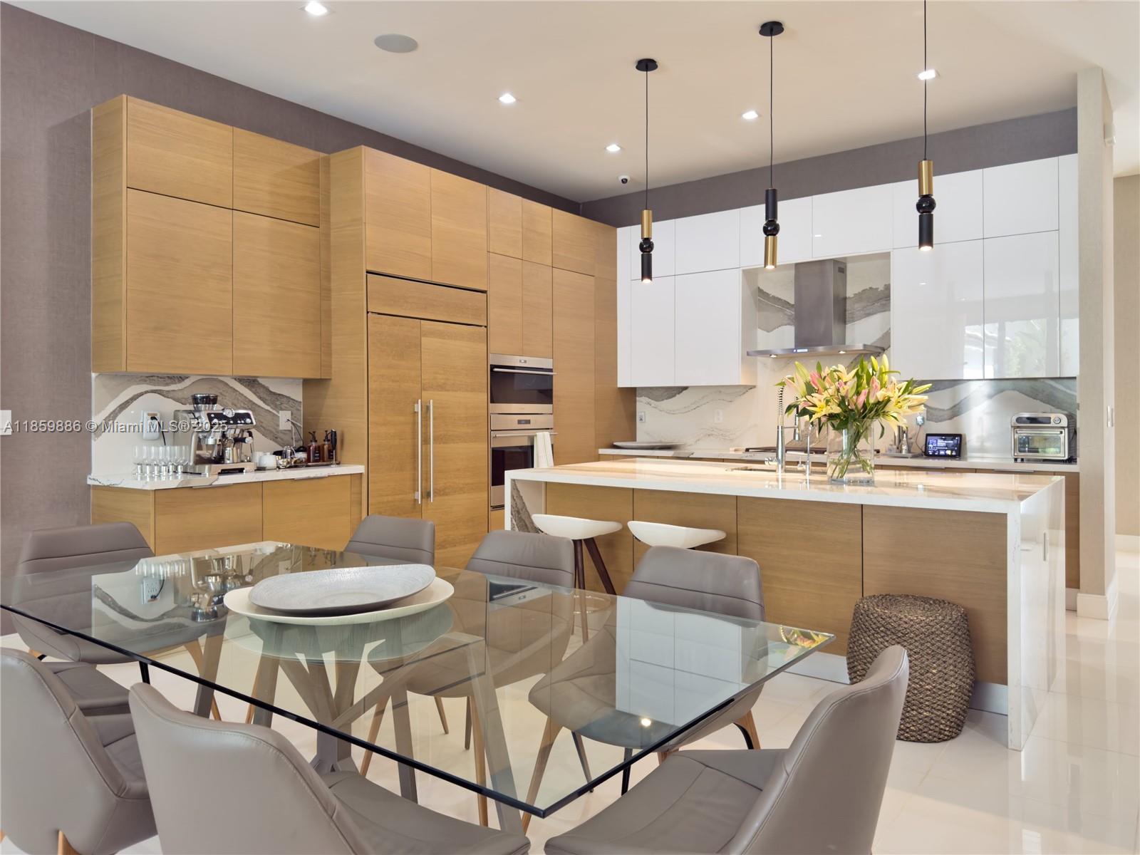 DOWNTOWN DORAL SOUTH PHAS - Residential