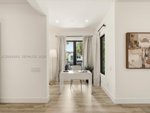Tiny photo for 3439 N Brookfield Cir N, Hollywood, FL 33312 (MLS # A12045443)