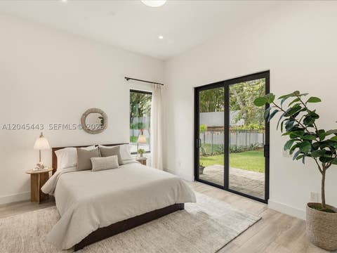 Tiny photo for 3439 N Brookfield Cir N, Hollywood, FL 33312 (MLS # A12045443)