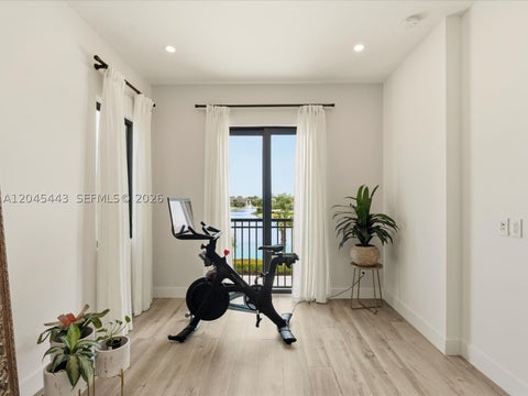 Tiny photo for 3439 N Brookfield Cir N, Hollywood, FL 33312 (MLS # A12045443)