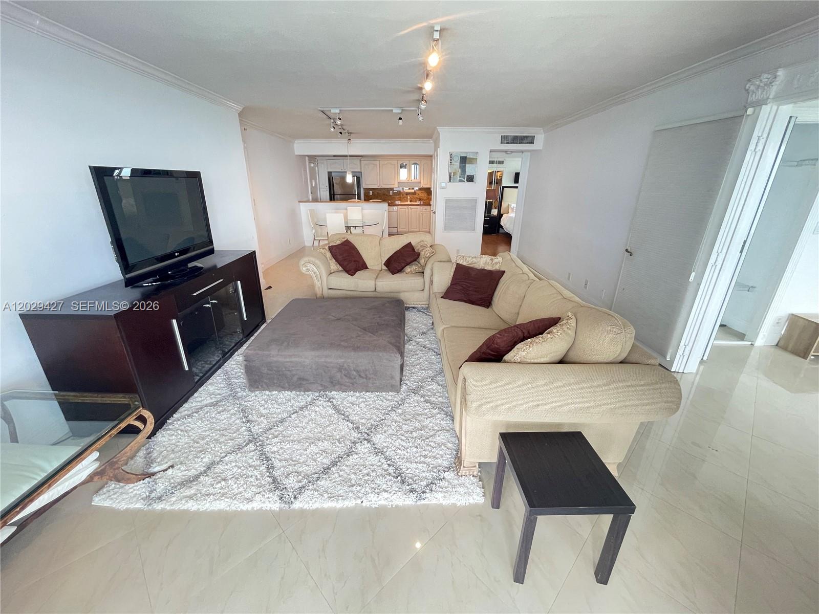 9195 Collins Ave 1001