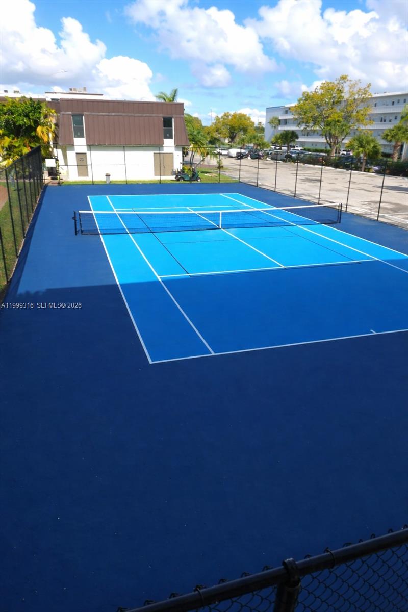 PALM VILLAGE CLUB CONDO - Residential Lease