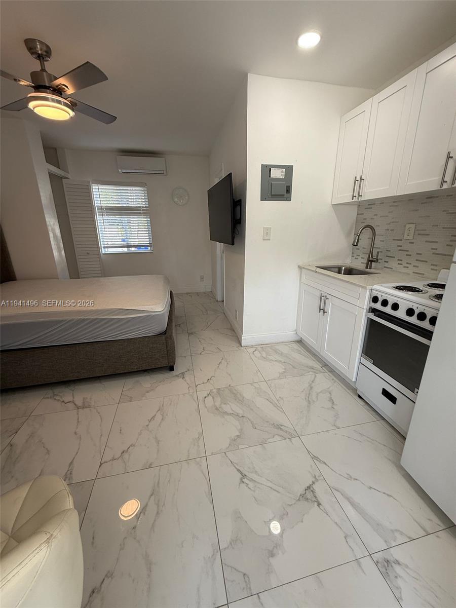 HOLLYWOOD - Residential Lease