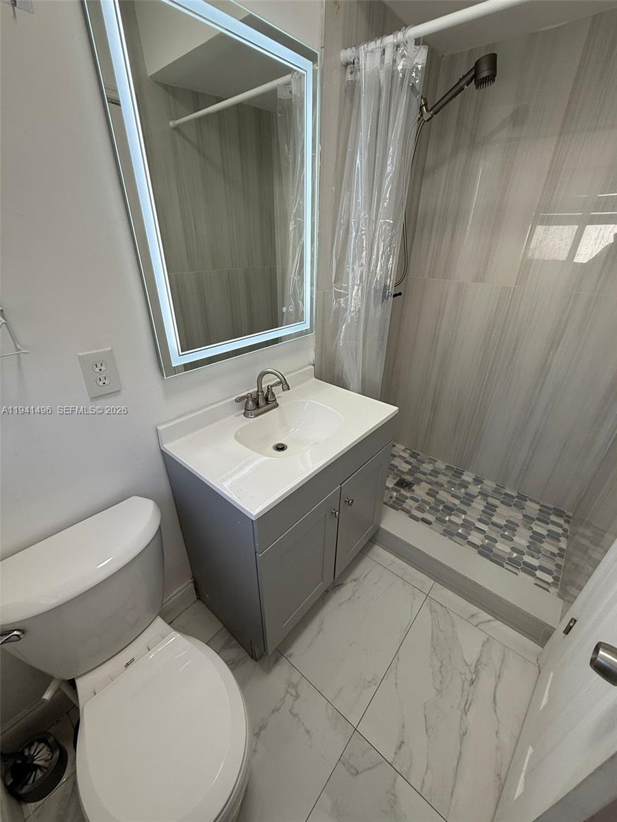 HOLLYWOOD - Residential Lease