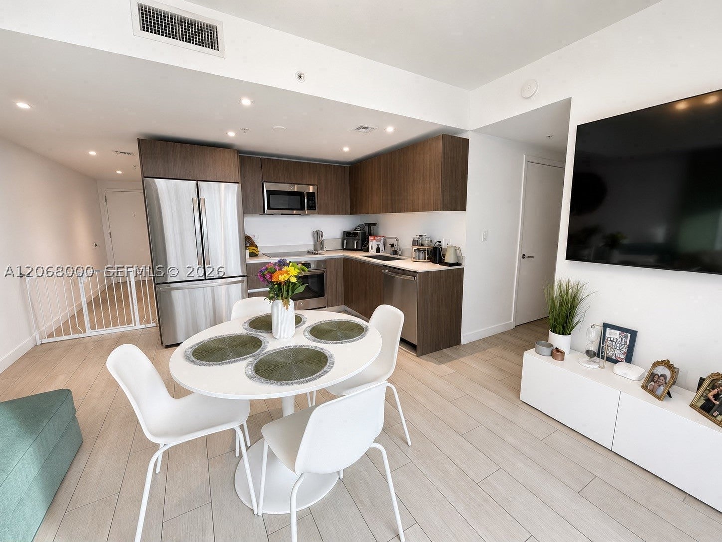 1600 SW 1st Ave 906