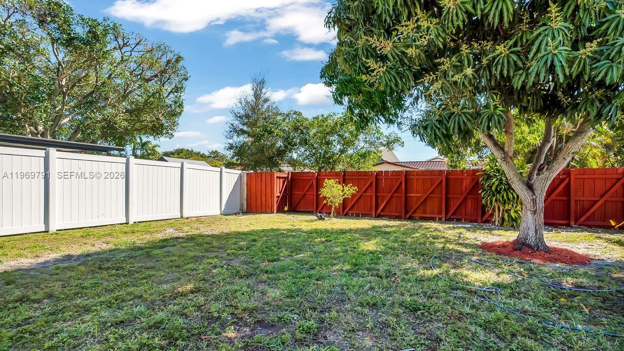 HOLLYWOOD HILLS 1965 - Residential
