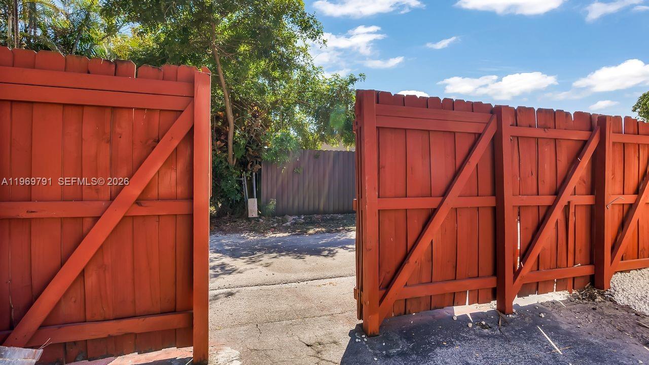 HOLLYWOOD HILLS 1965 - Residential