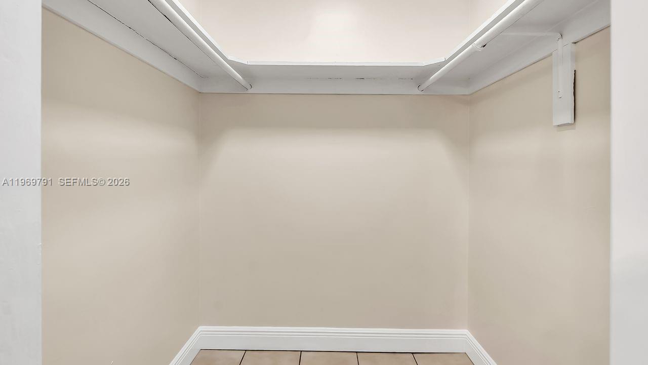 HOLLYWOOD HILLS 1965 - Residential