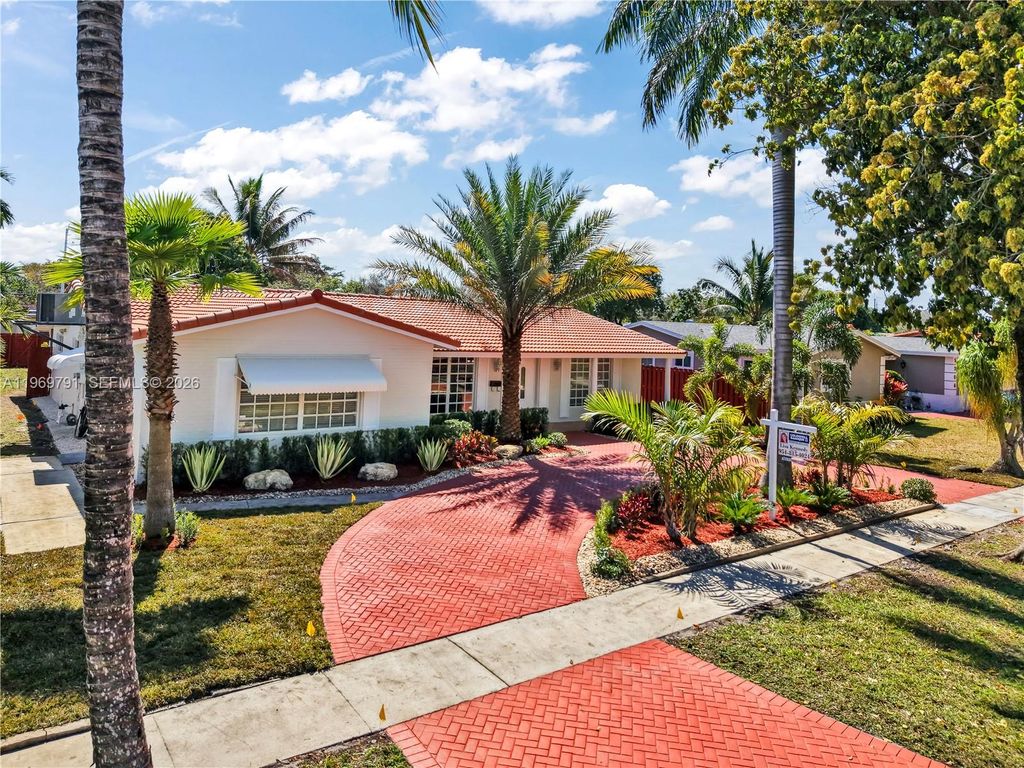 Photo of 5300 Grant St, Hollywood, FL 33021 (MLS # A11969791)