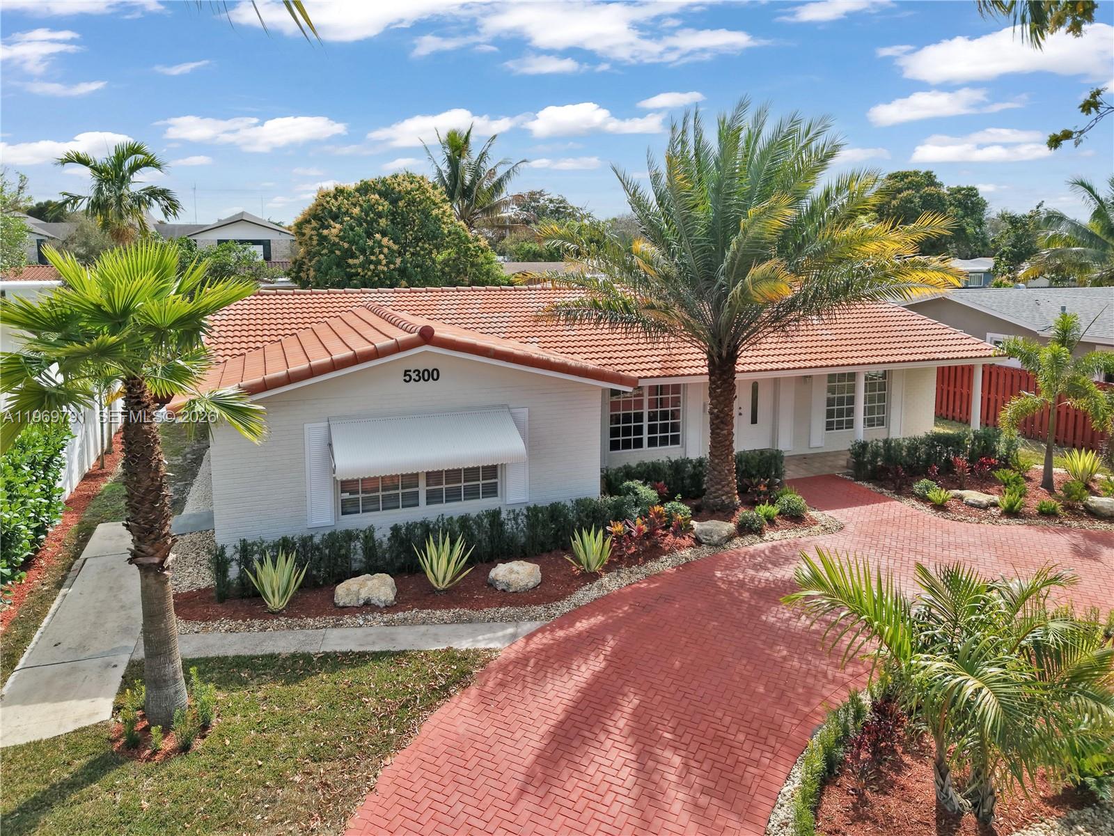 HOLLYWOOD HILLS 1965 - Residential