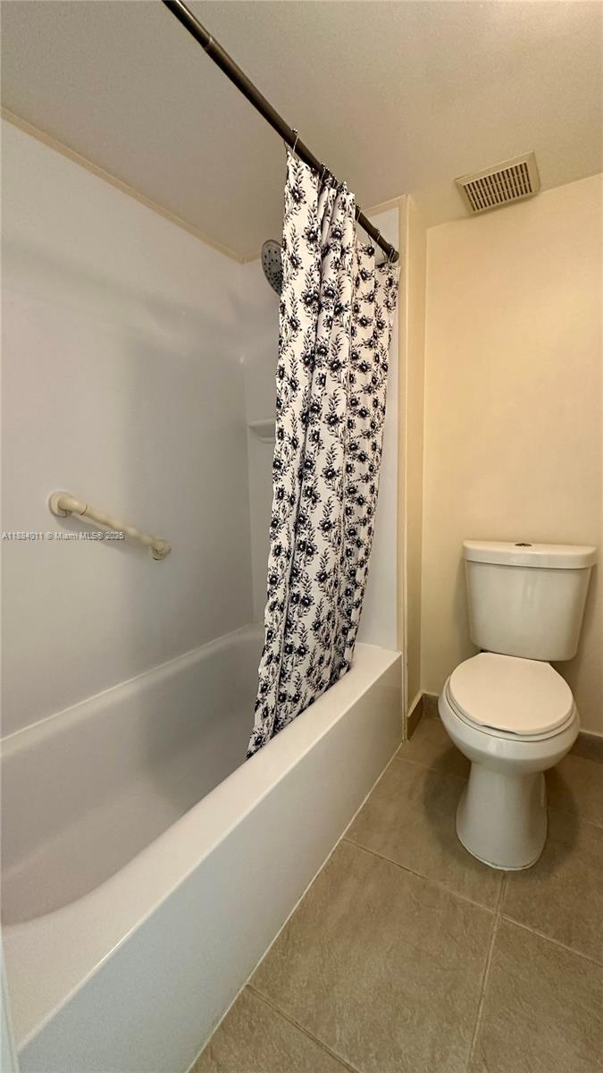 SADDLE CLUB GARDEN APTS A - Residential Lease