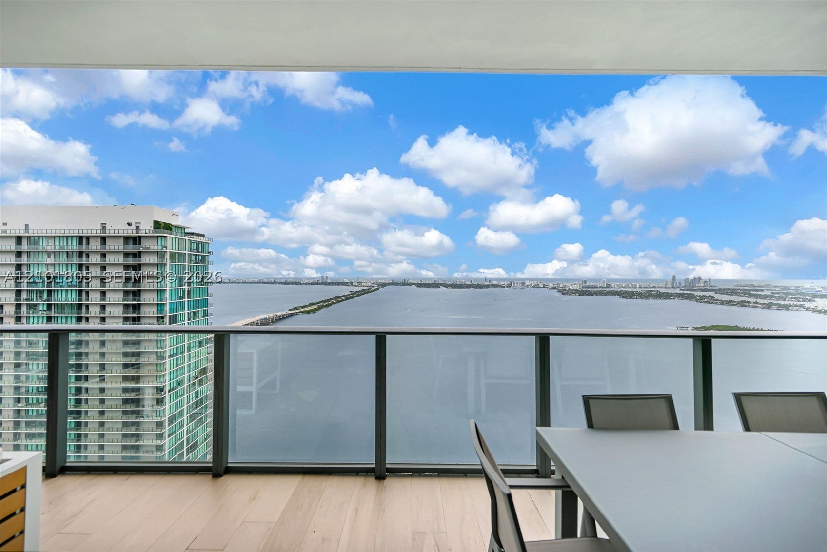 View photos, virtual tours, details... 480 NE 31st St 4705