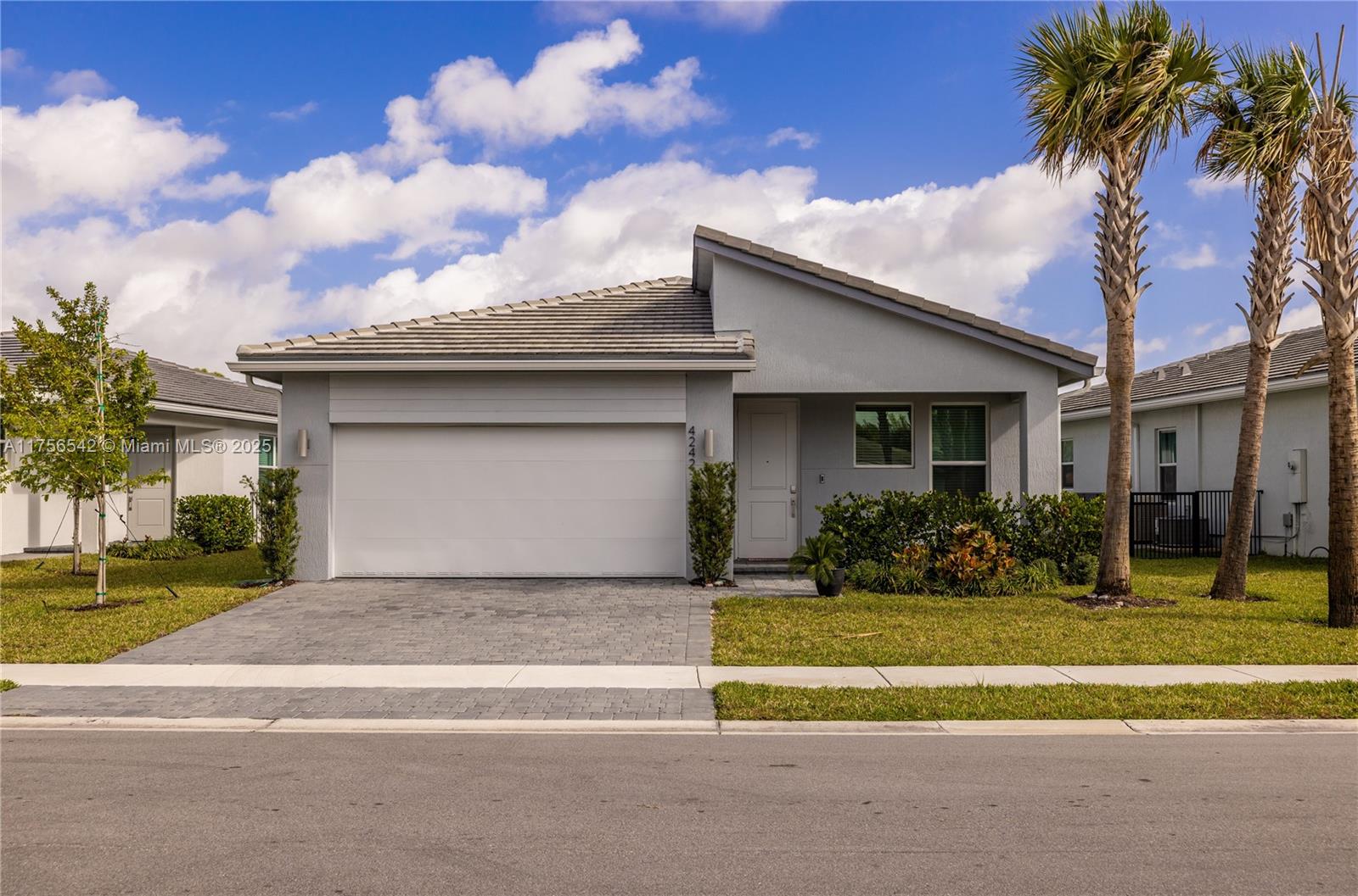 4242 Rosa Dr