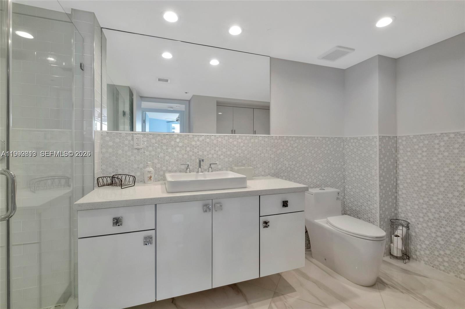 OCEANIA I CONDO - Residential