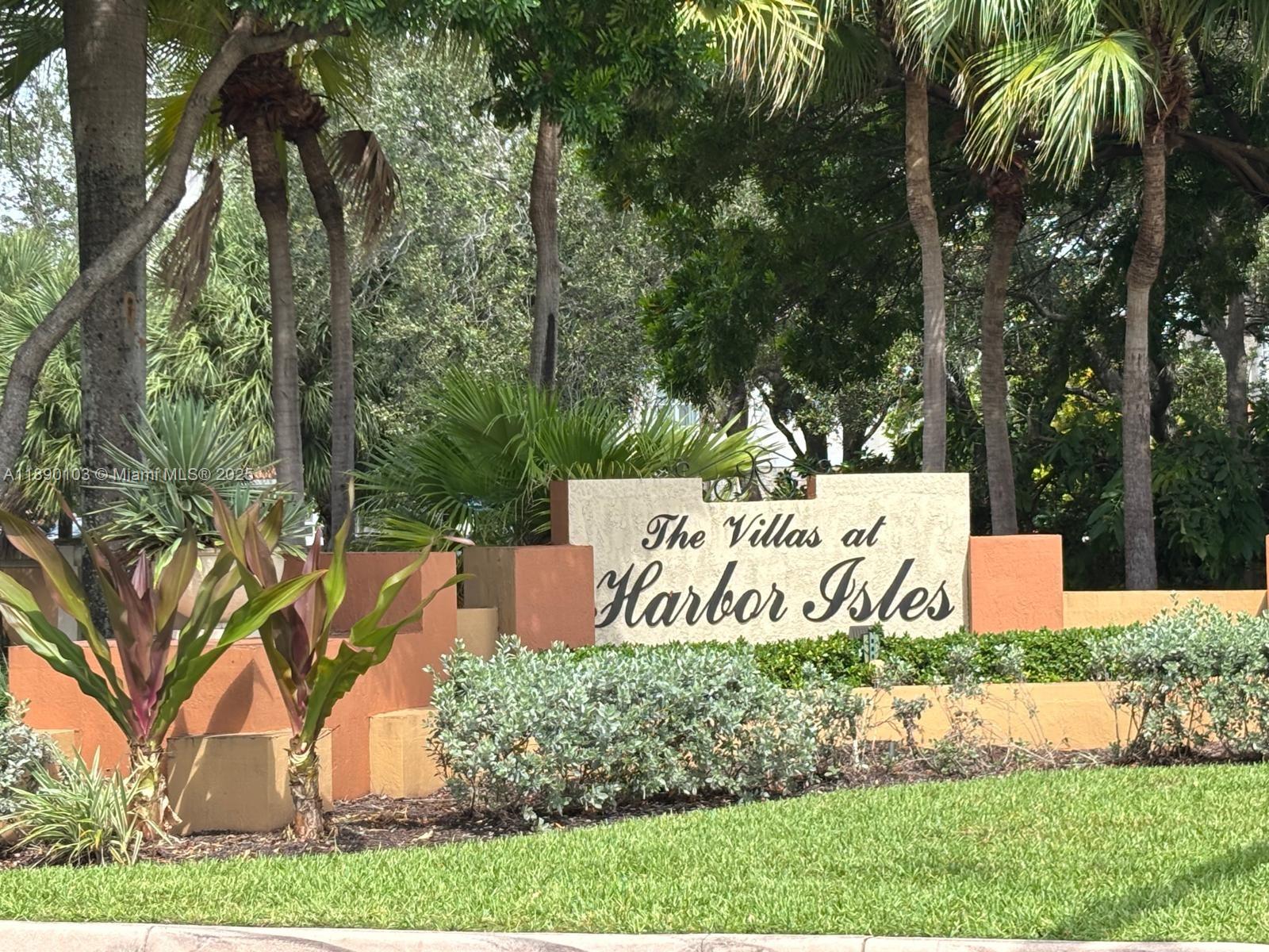 VILLAS AT HARBOR ISLES CO - Residential Lease