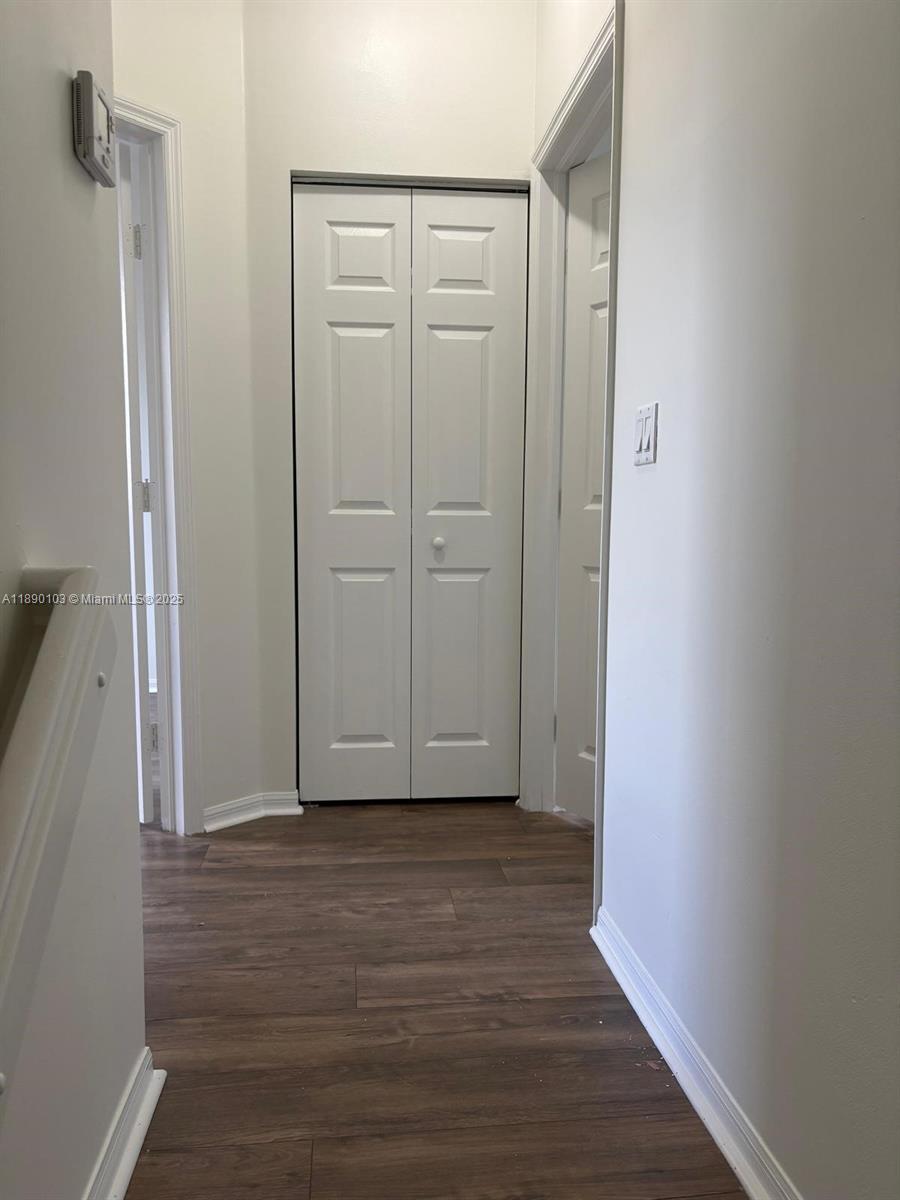 VILLAS AT HARBOR ISLES CO - Residential Lease