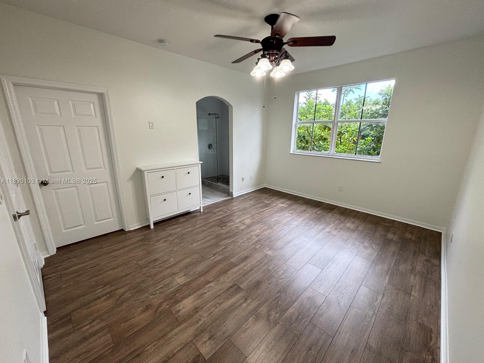 VILLAS AT HARBOR ISLES CO - Residential Lease