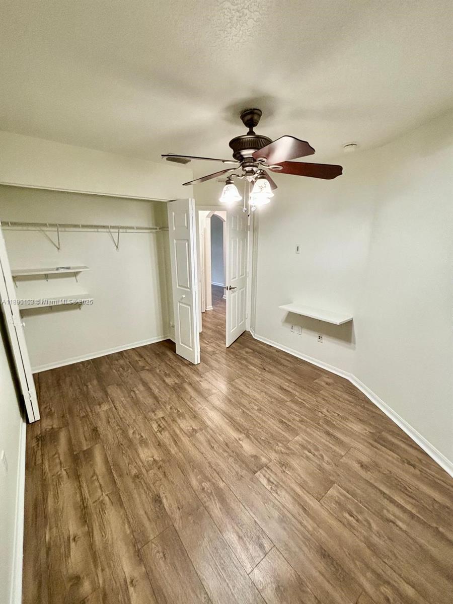 VILLAS AT HARBOR ISLES CO - Residential Lease