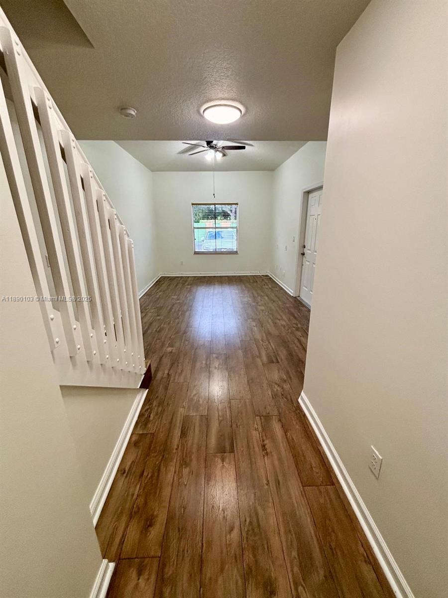 VILLAS AT HARBOR ISLES CO - Residential Lease