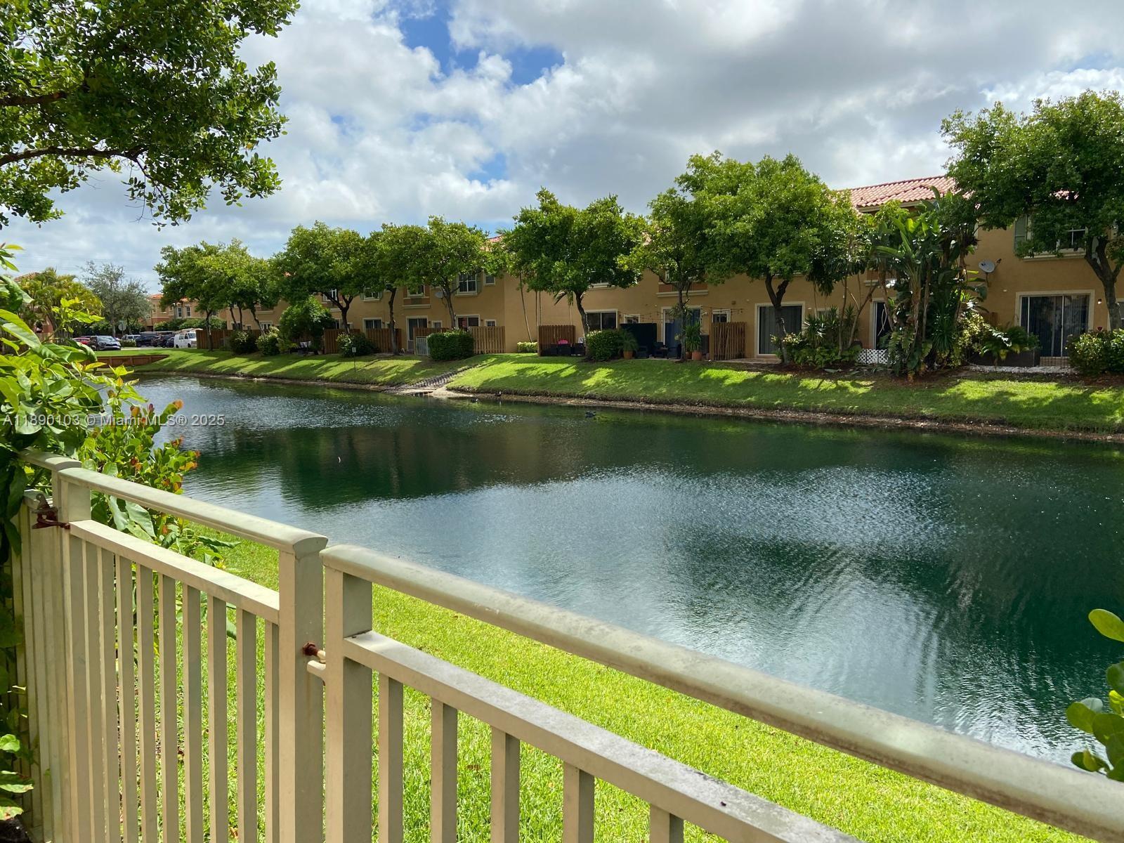 VILLAS AT HARBOR ISLES CO - Residential Lease