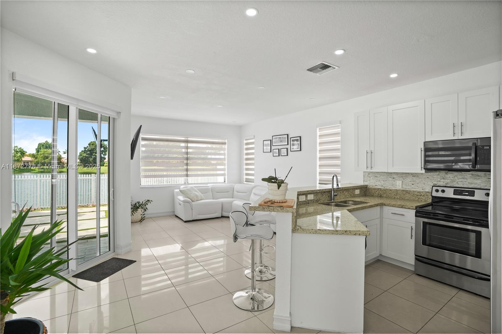 PORTOFINO BAY - Residential