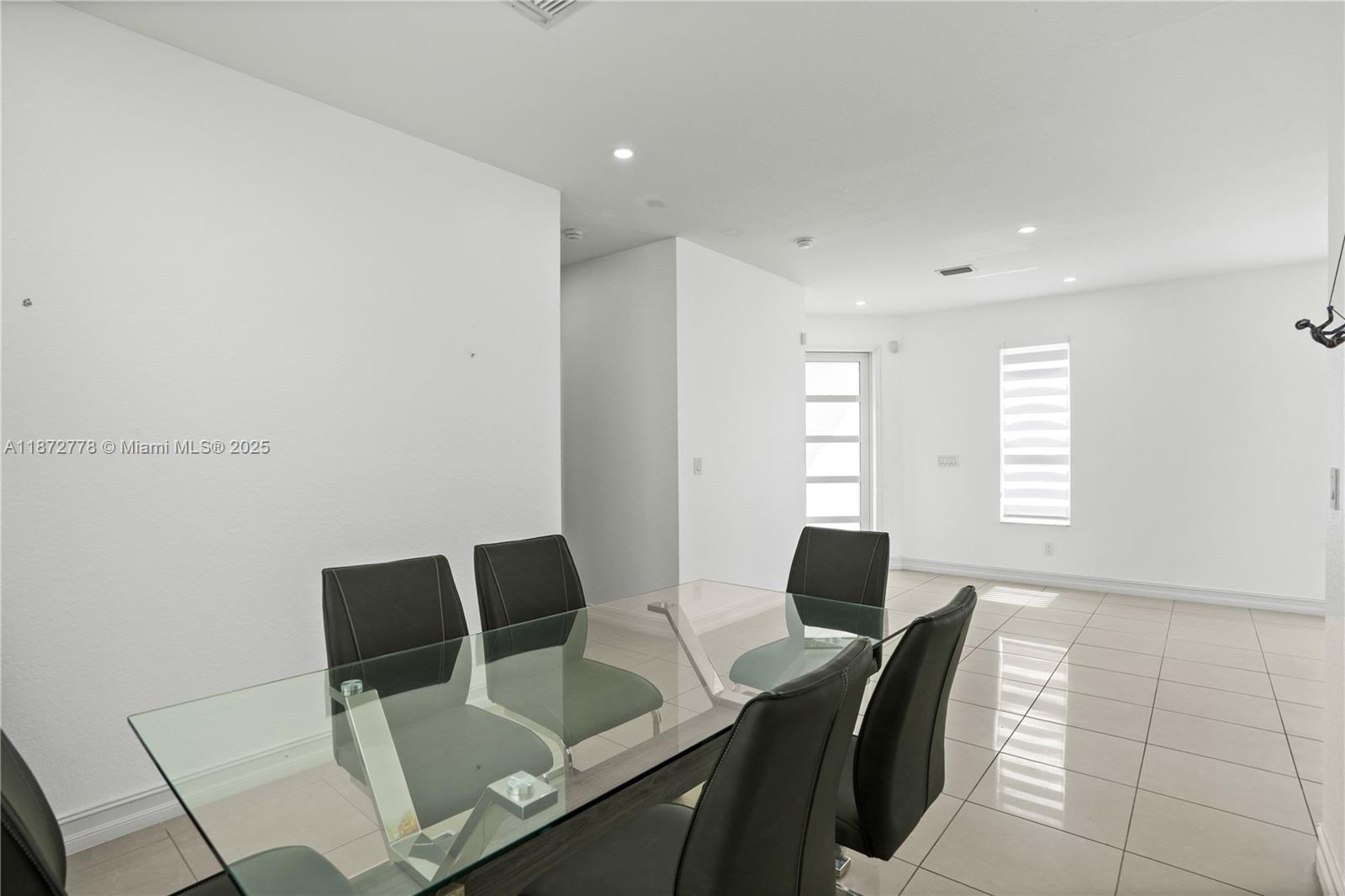 PORTOFINO BAY - Residential