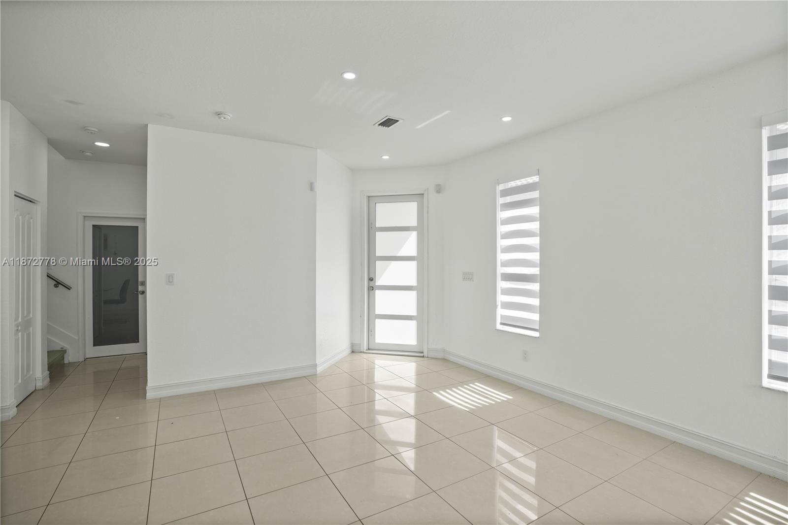 PORTOFINO BAY - Residential