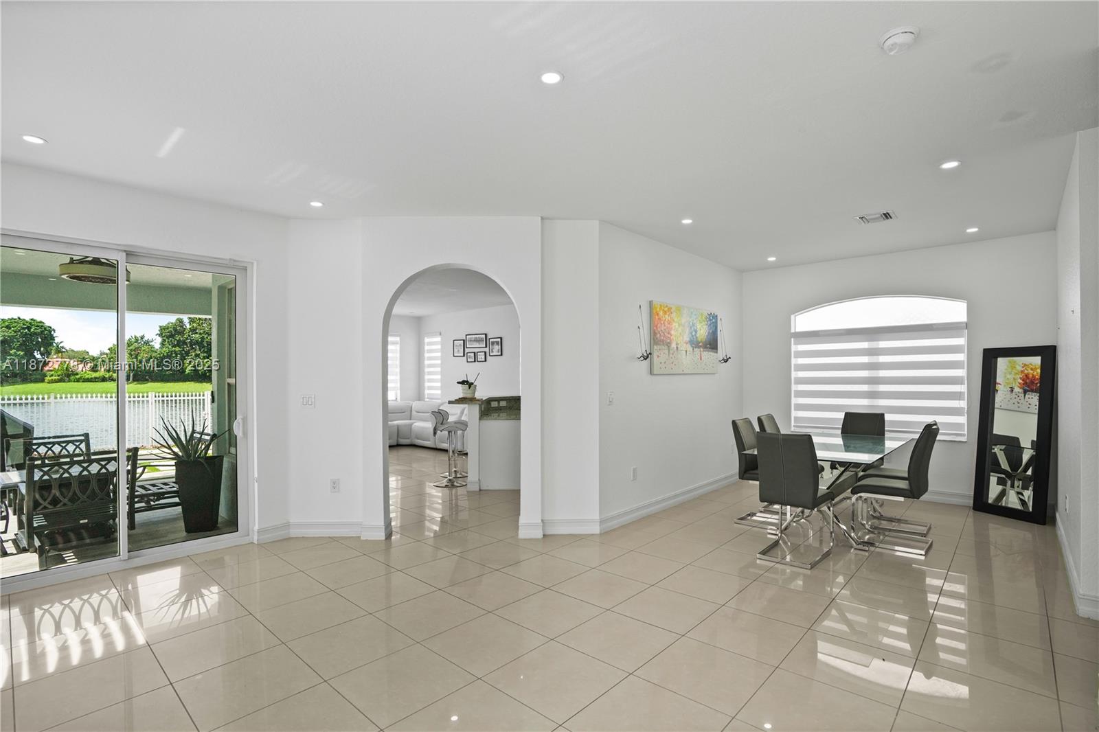 PORTOFINO BAY - Residential