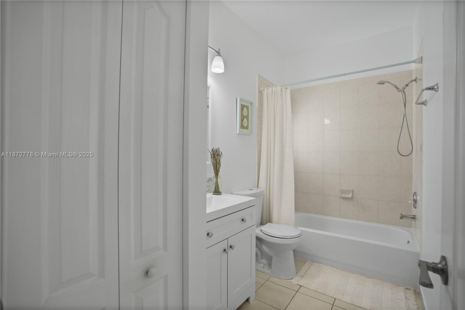 PORTOFINO BAY - Residential