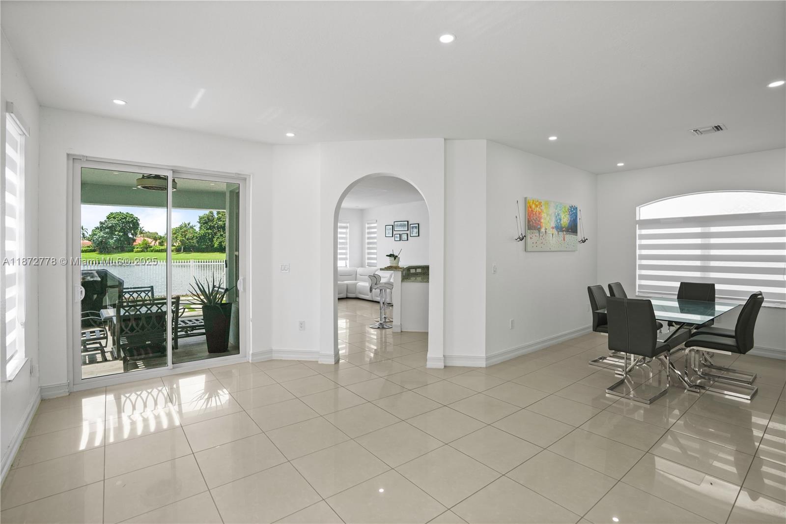 PORTOFINO BAY - Residential