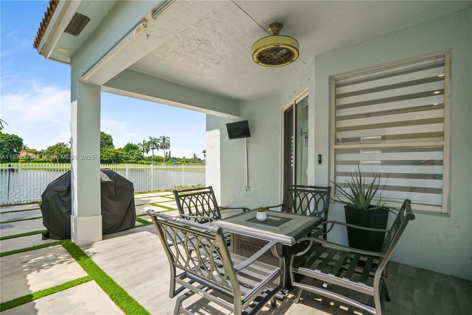 PORTOFINO BAY - Residential