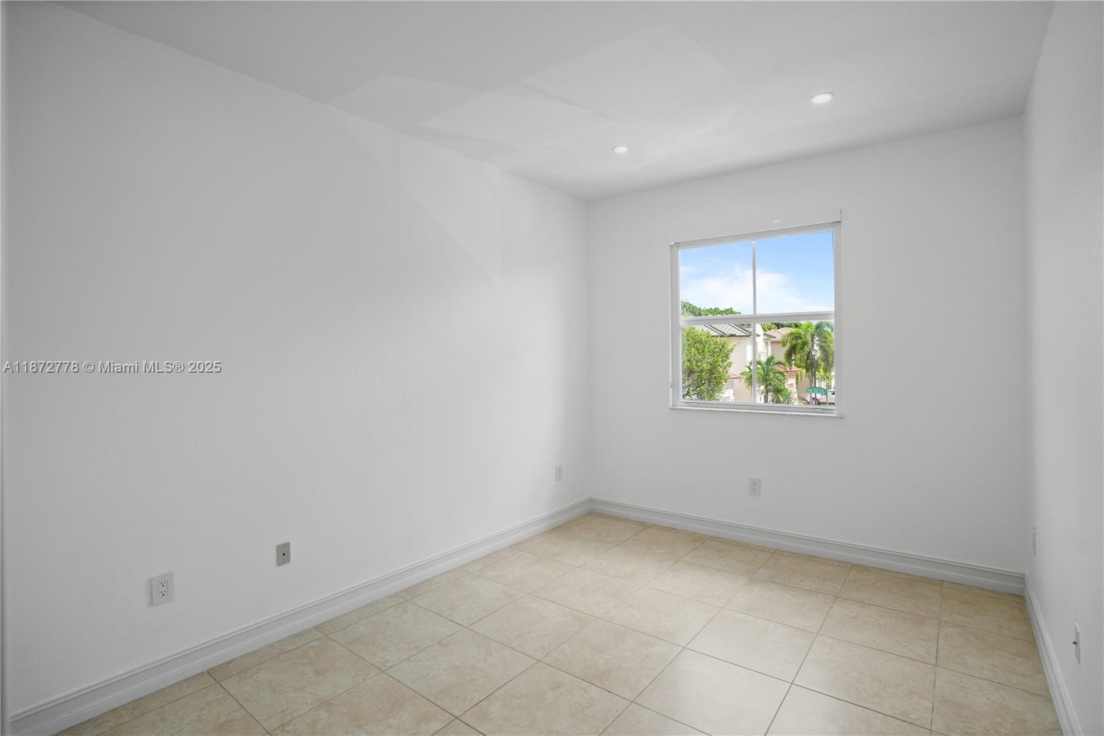 PORTOFINO BAY - Residential