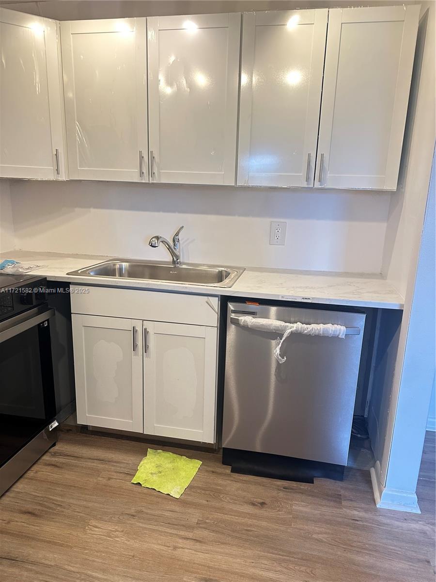 SOUTHAMPTON CONDO - Residential