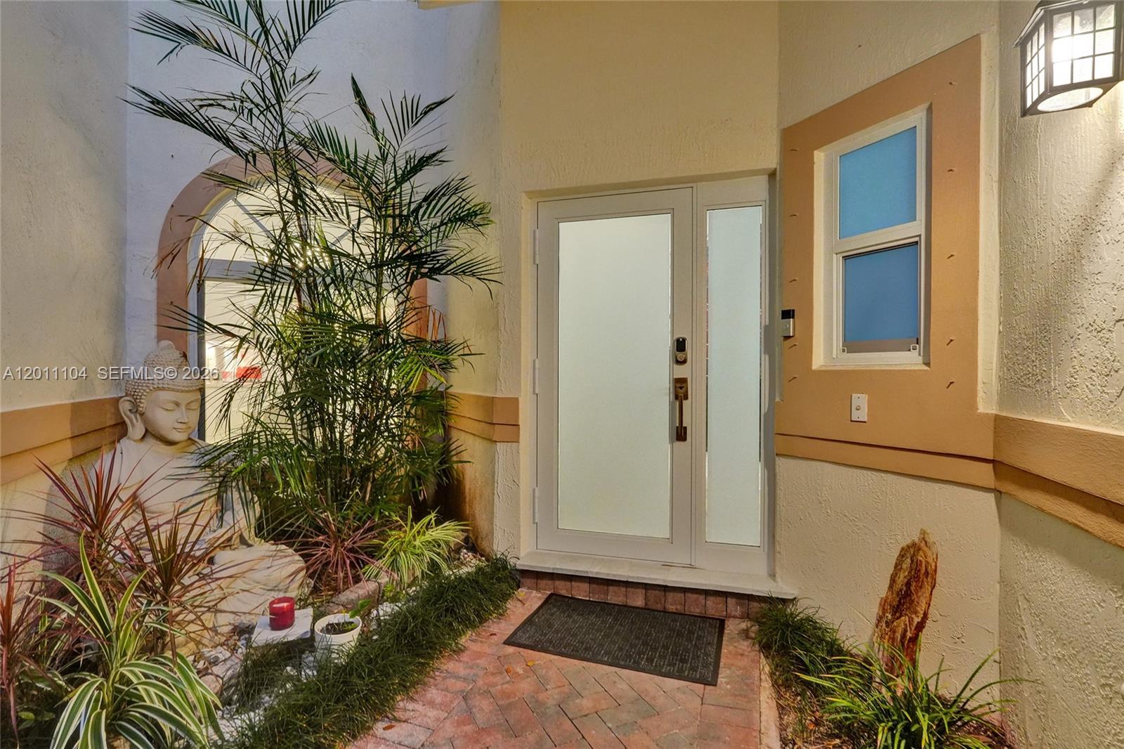 644 W Palm Aire Dr 644