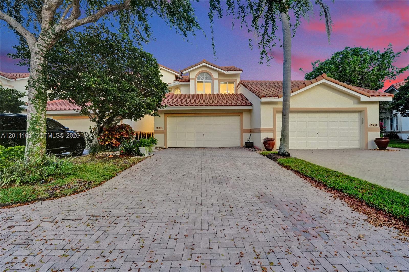 644 W Palm Aire Dr 644
