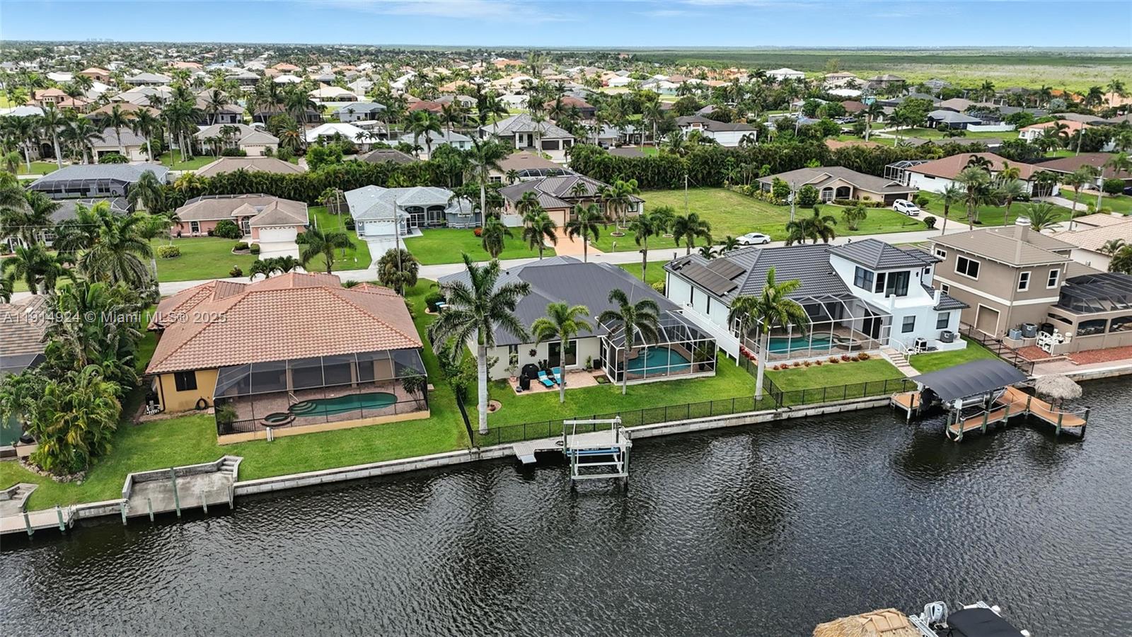 CAPE CORAL - Residential
