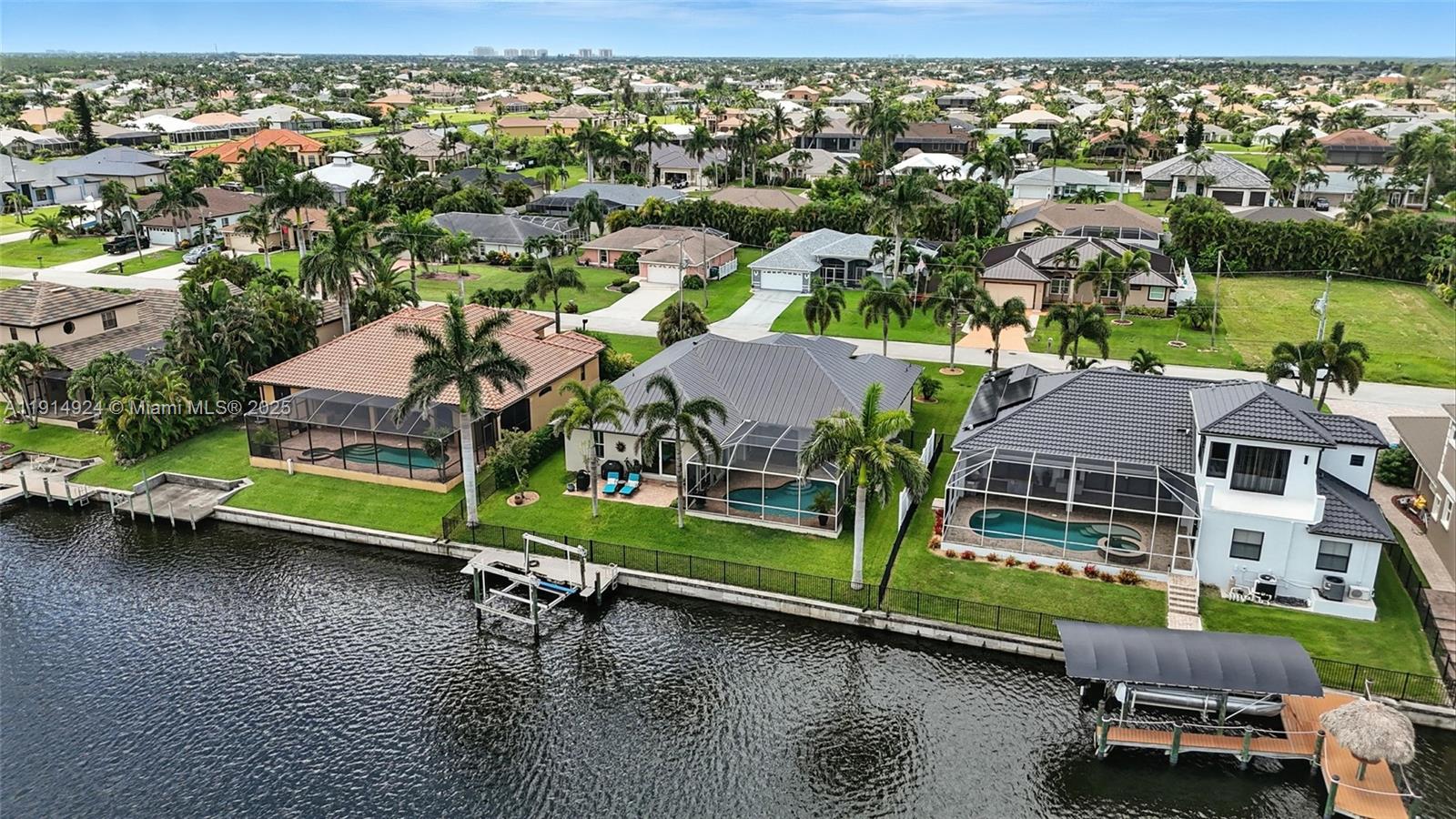 CAPE CORAL - Residential