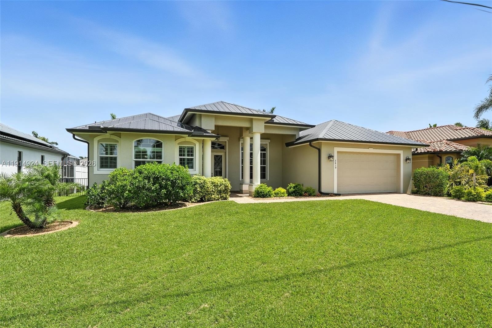 CAPE CORAL - Residential
