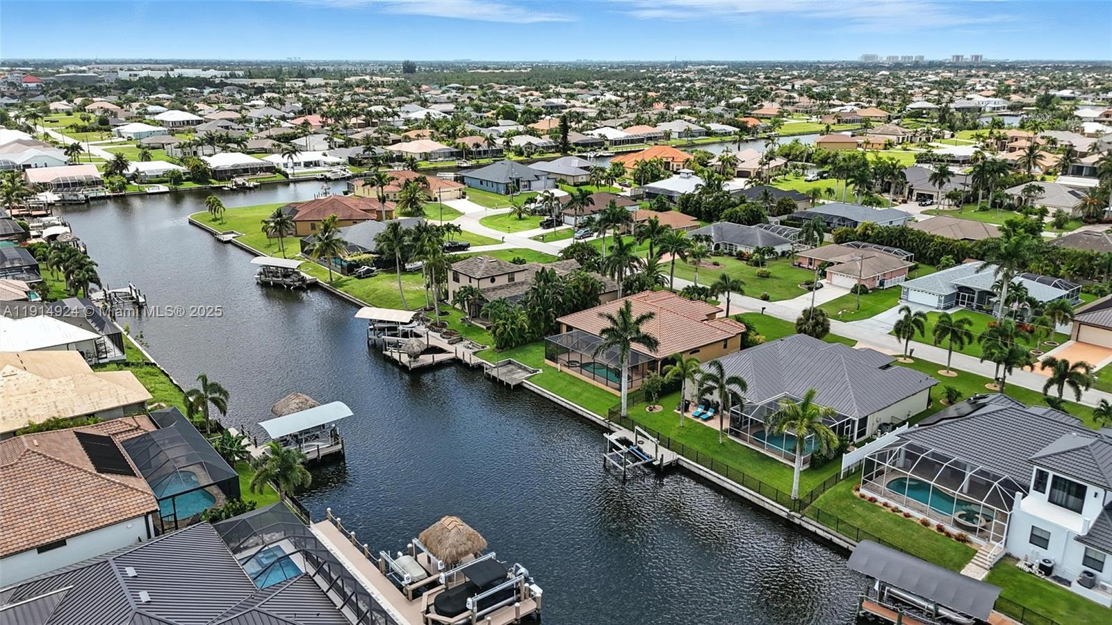 CAPE CORAL - Residential