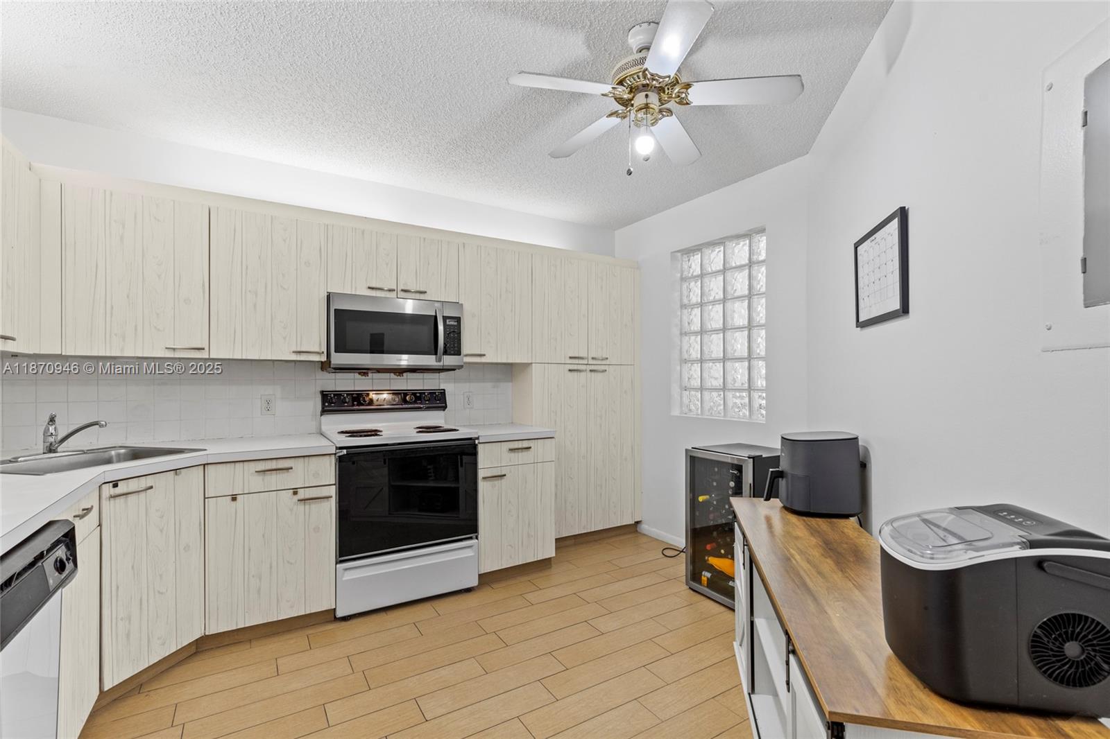 BAYPORT VILLAGE D CONDO - Residential