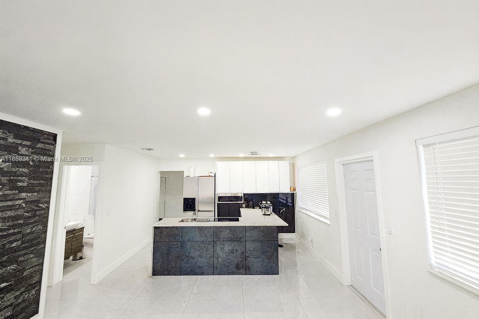320 W 13th St