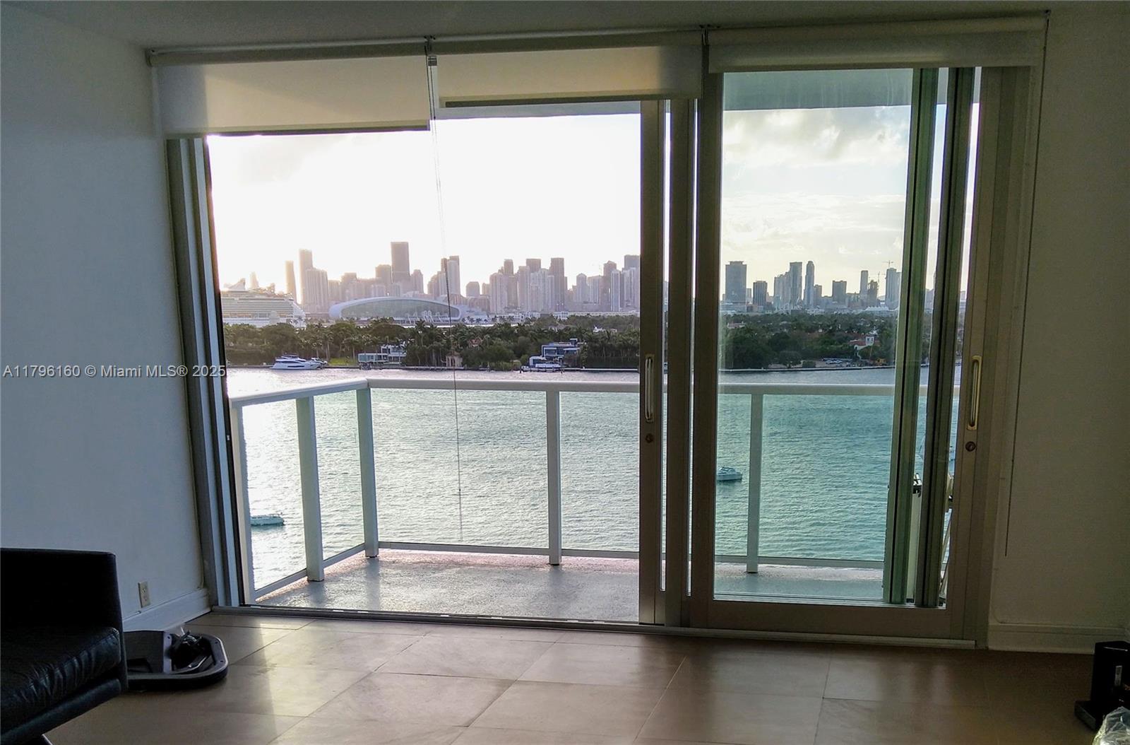 Rental Property at 1000 West Ave 1118, Miami Beach, Miami-Dade County, Florida - Bedrooms: 1 
Bathrooms: 1  - $3,700 MO.