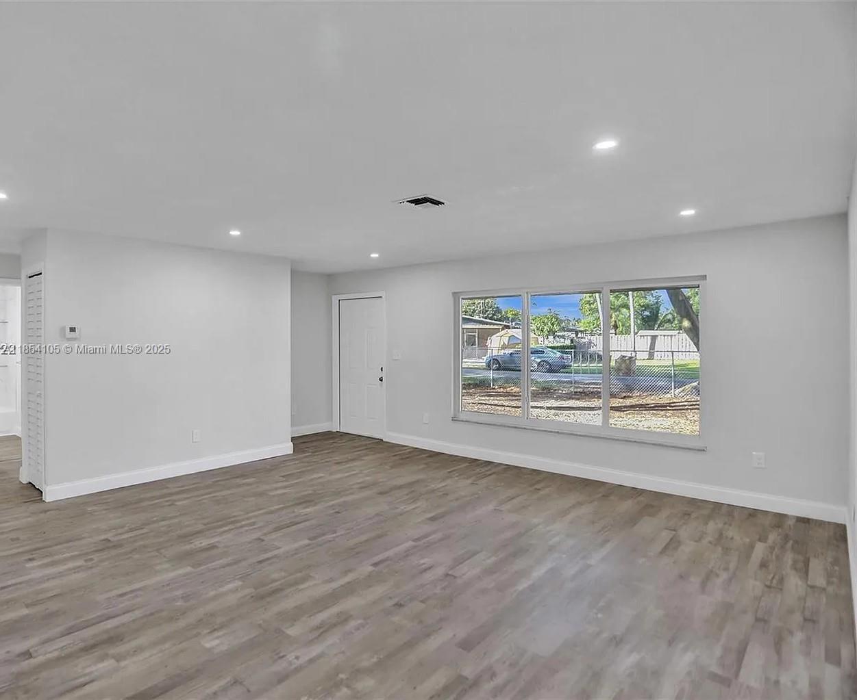 4040 SW 54th Ave