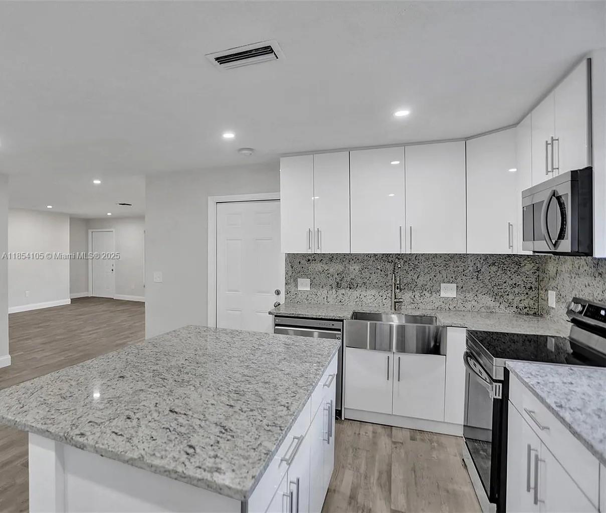 4040 SW 54th Ave